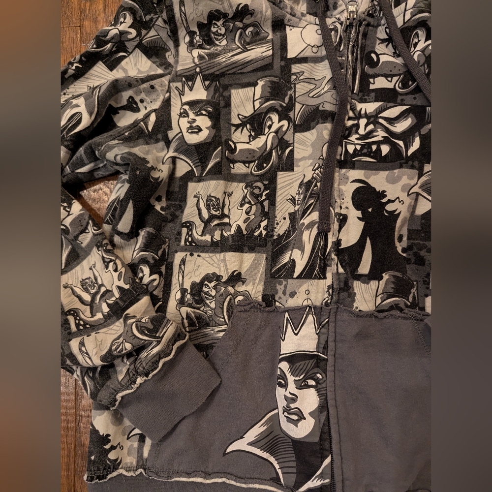 Disney Parks Women's Disney Villains Full Zip Hoodie in gray Sz L - Picture 8 of 10